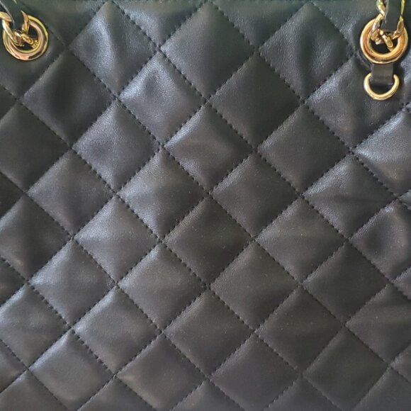 Michael Kors Susannah Large Quilted Black Tote Bag - Picture 4 of 16